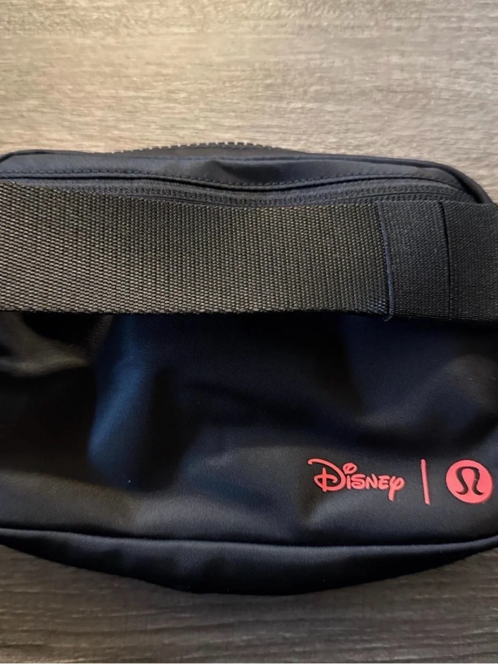 lululemon athletica compact crossbody